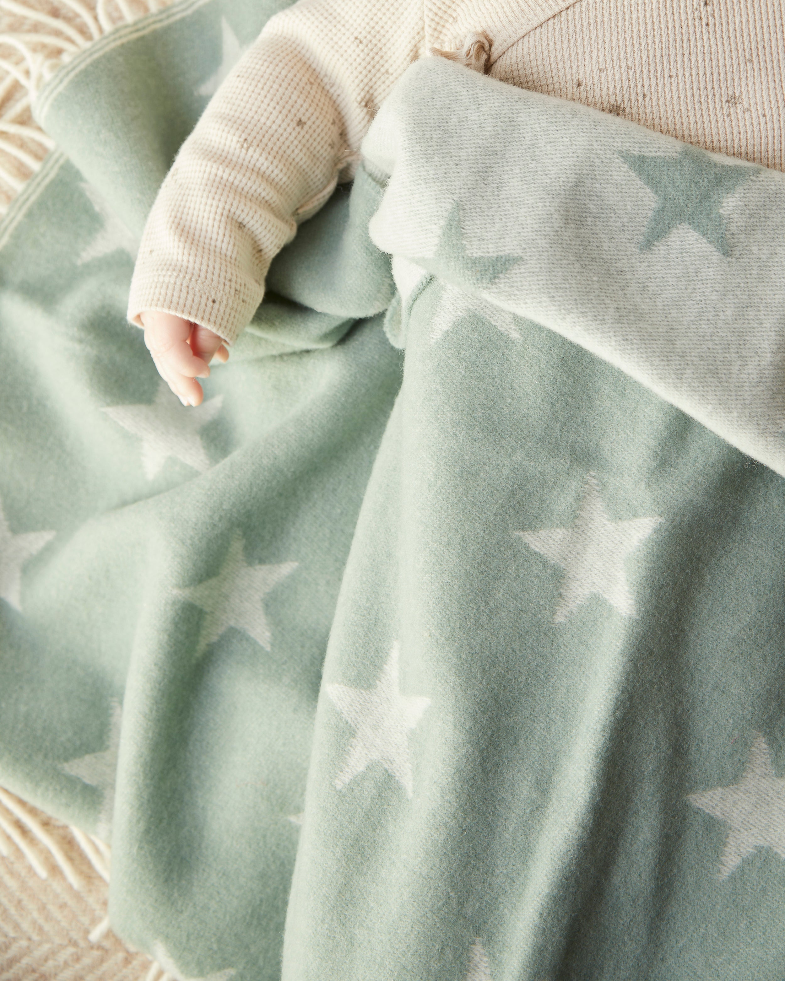 Green star design merino wool baby blanket