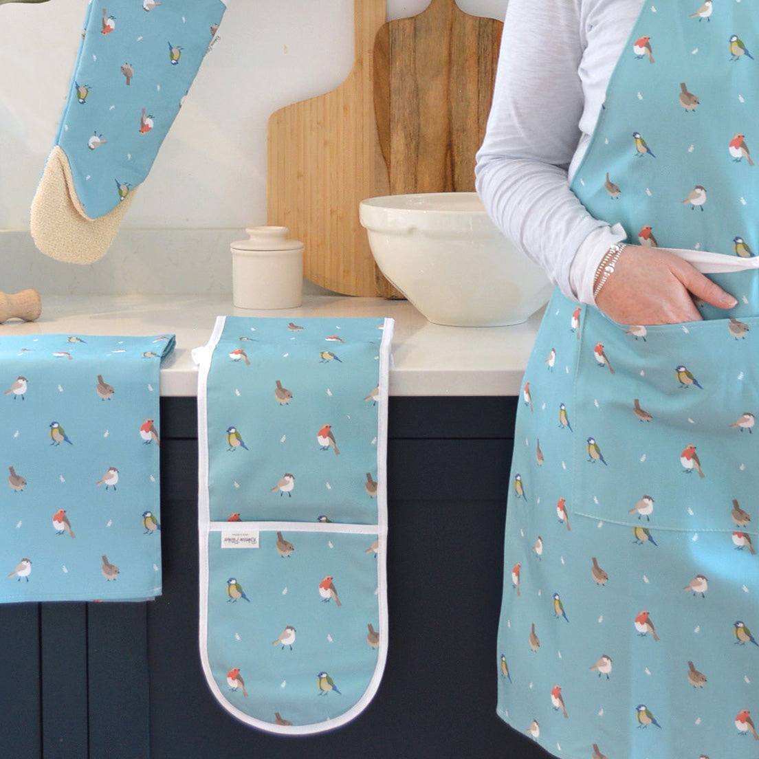 Garden Birds design duckegg ovengloves, tea towel and apron