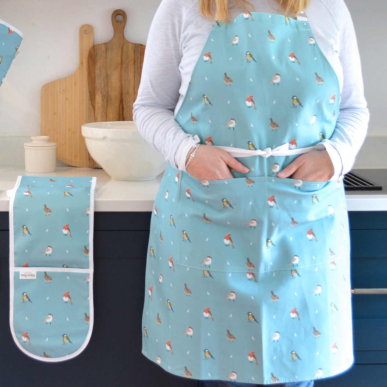 Duckegg Garden Birds Design Apron and Double Ovengloves