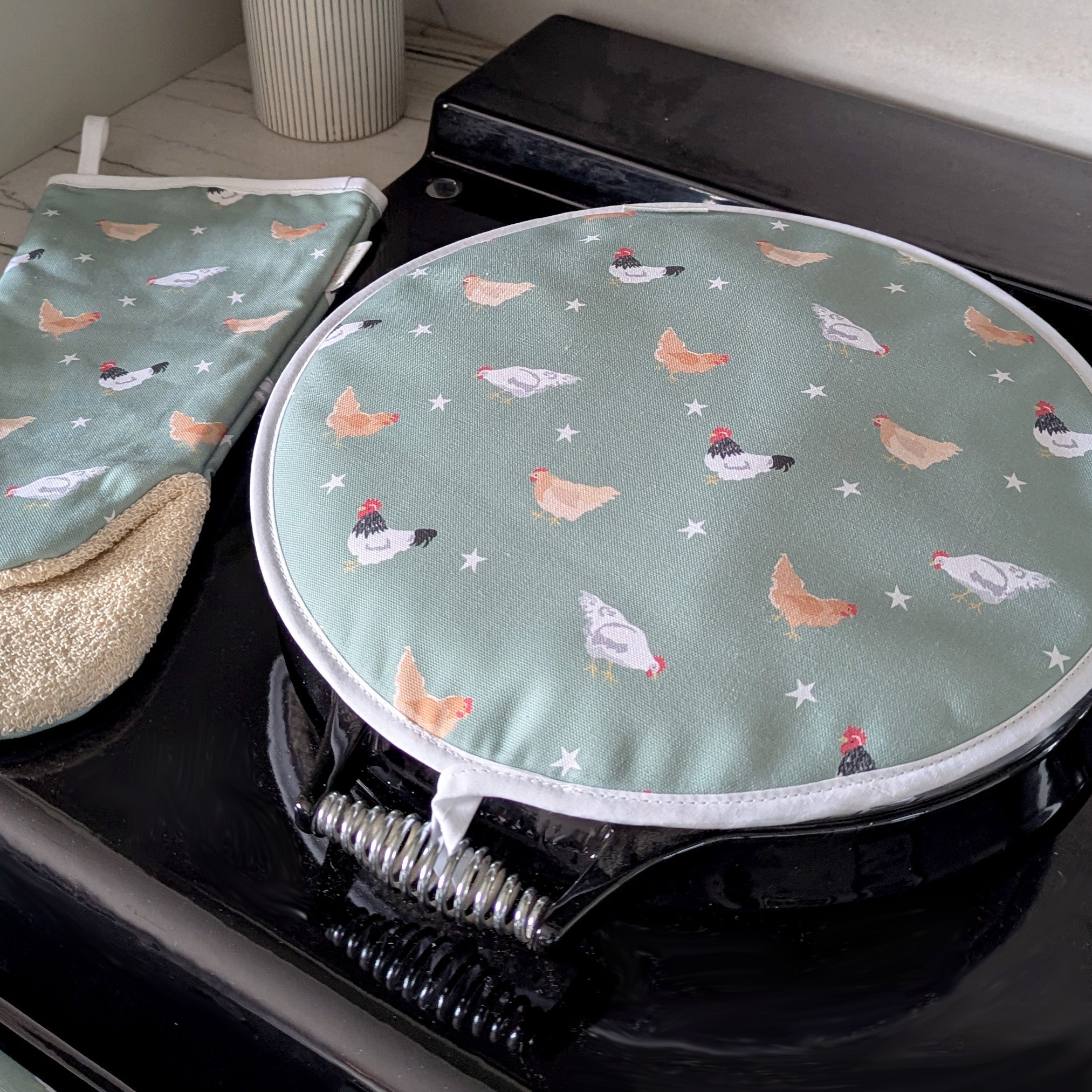 Green Chickens Round Hob Cover