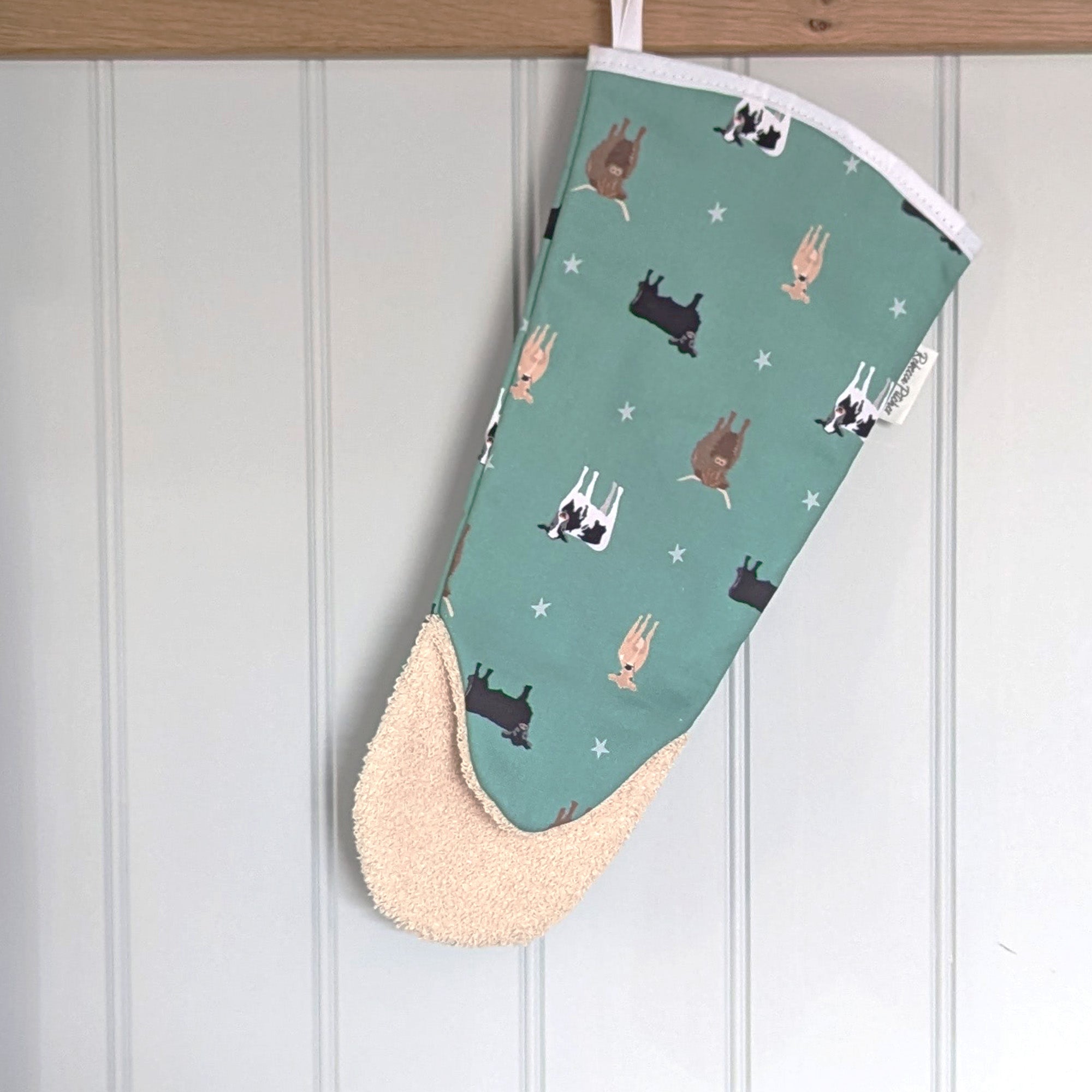 Green Cow design long oven gauntlet