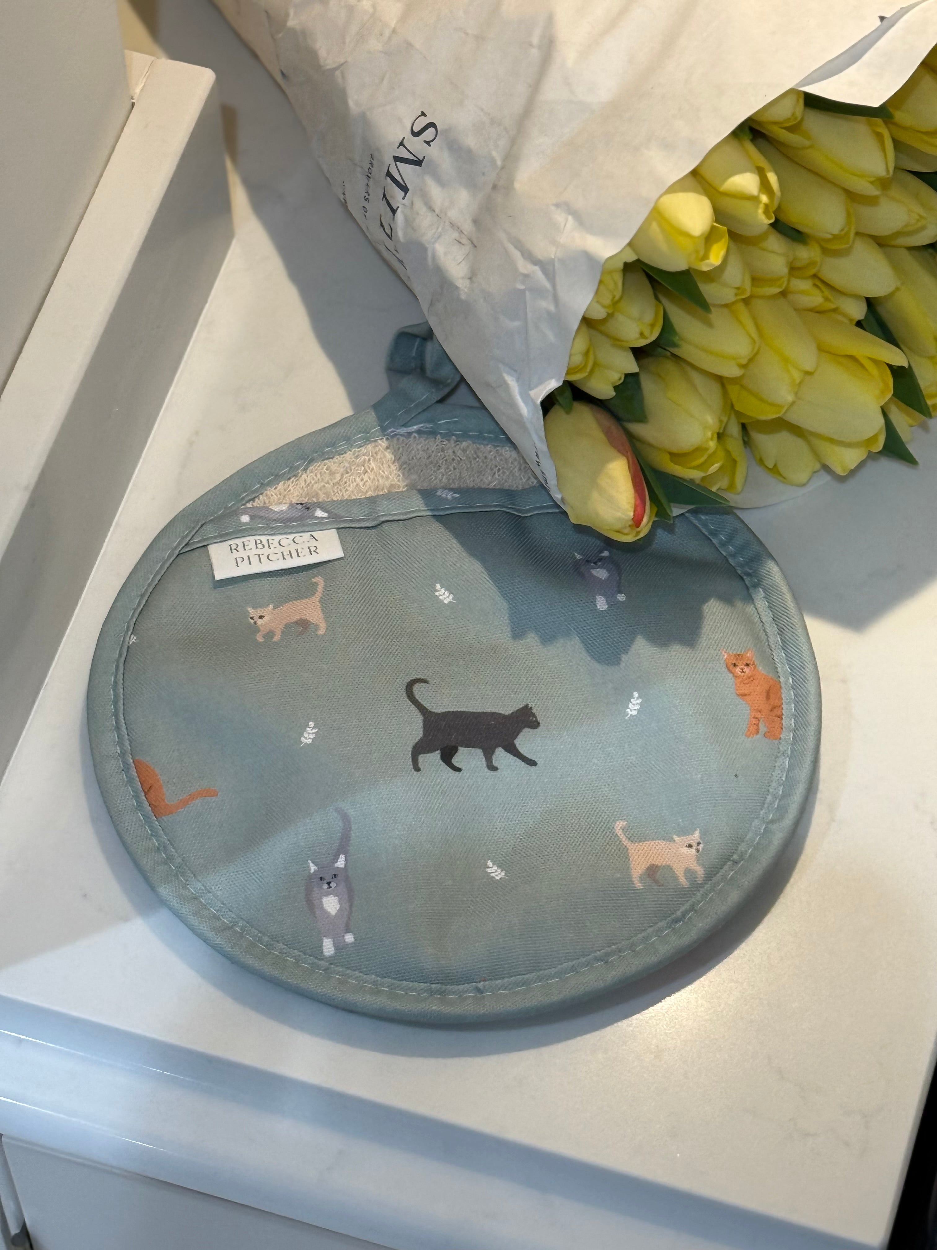 Cats Pot Grab